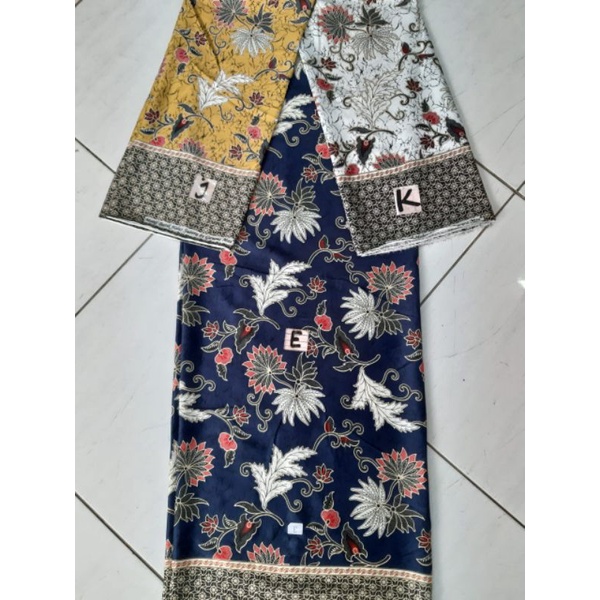 bahan batik silky / batik sutra lembut / kain batik silki sutra meteran / bahan batik jatoh