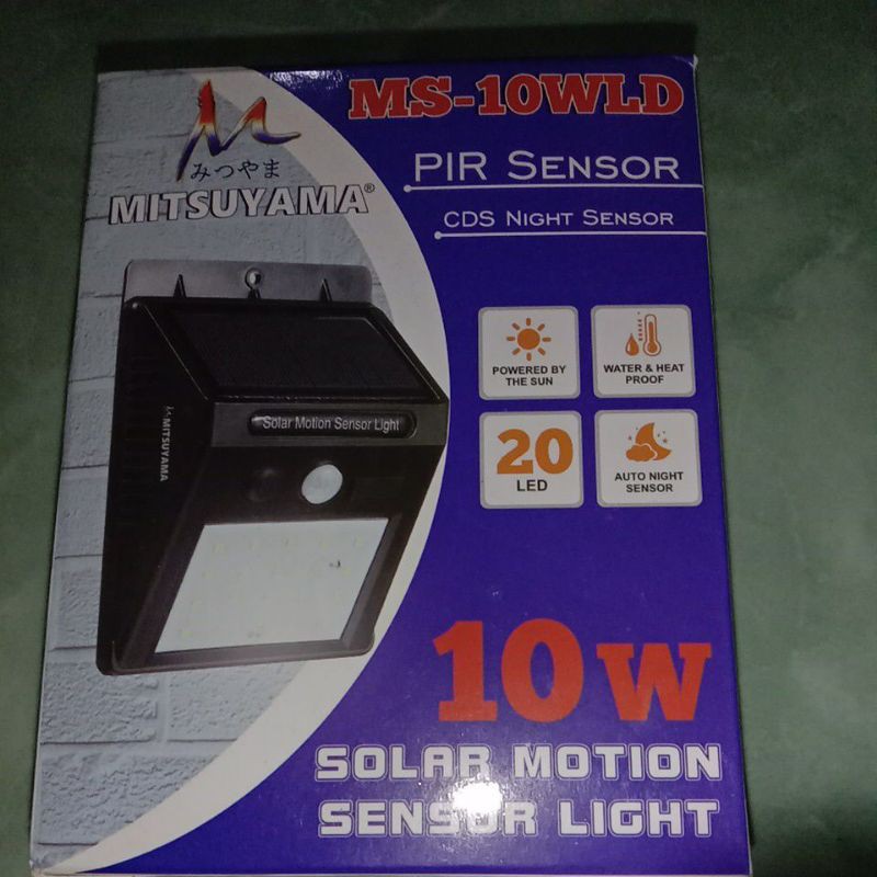 LAMPU SENSOR GERAK TENAGA SURYA