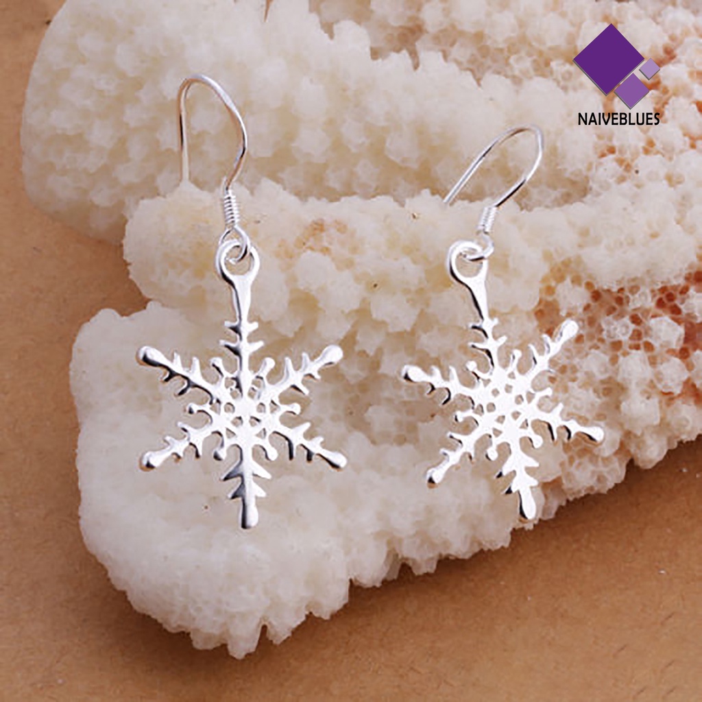 1 Pasang Anting Kait Desain Snowflake Bahan 925 Silver Plated Untuk Wanita