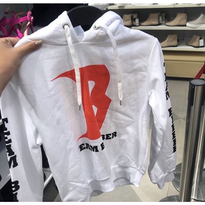 h&amp;m bieber white short hoodie