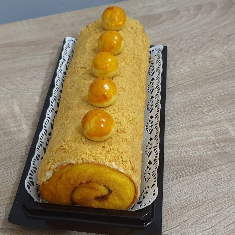 

Bolu gulung/Crumble Nastar Roll Cake (24 cm)