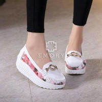 WEDGES SLIP ON EMORY BUNGA PUTIH