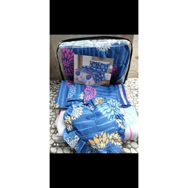 BEDCOVER CARISSA SIZE 180x200LENGKAP
" GRATIS"
SPREI DAN BANTAL CINTA