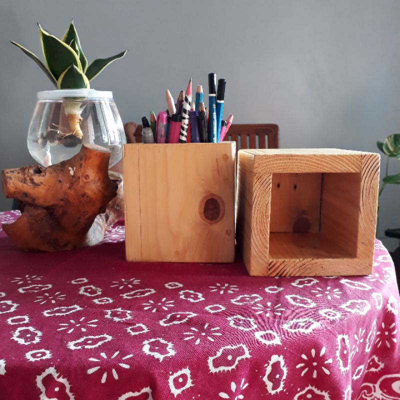 

tempat pensil kayu, tempat sendok kayu