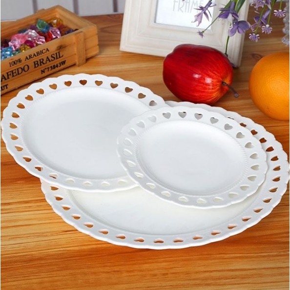 PIRING SAJI PUTIH KERAMIK IMPOR MOTIF LOVE 8 INCH/PIRING MAKAN KERAMIK