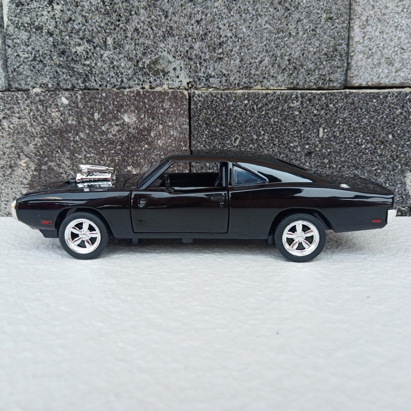 Parfume Pewangi Pengharum Mobil Parfum Pajangan Miniatur Mobil 1970 Dodge Charger R/T Vin Diesel FF7