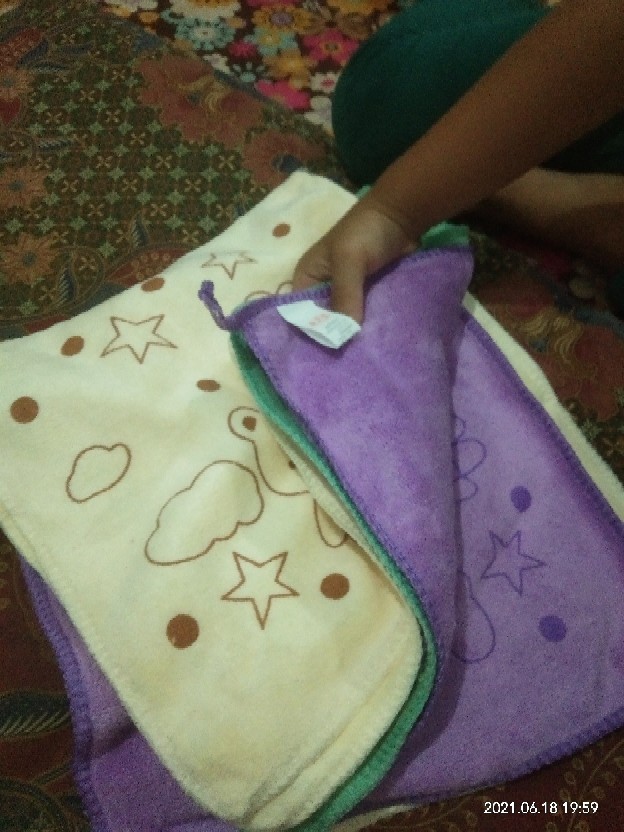 Handuk Sapu Tangan Hand Towel Serbaguna / Handuk Kecil Wajah / Muka Lembut Motif Lucu [ft030-126]