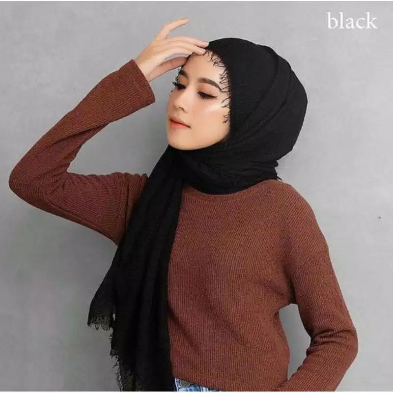 Pashmina Crinkle Hitam. Pashmina kekinian. Pashmina Hitam Polos. Pashmina Cringkel