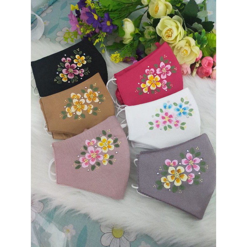 Masker kain lukis motif bunga cantik