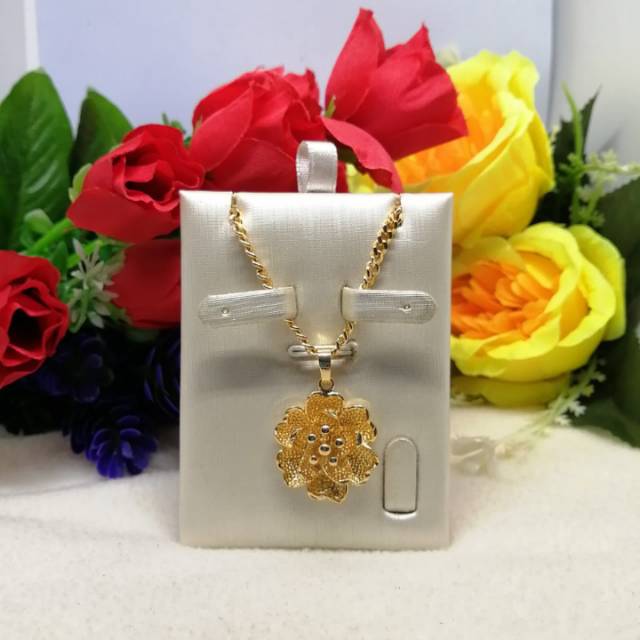 Kalung set liontin bunga titanium gold 18k