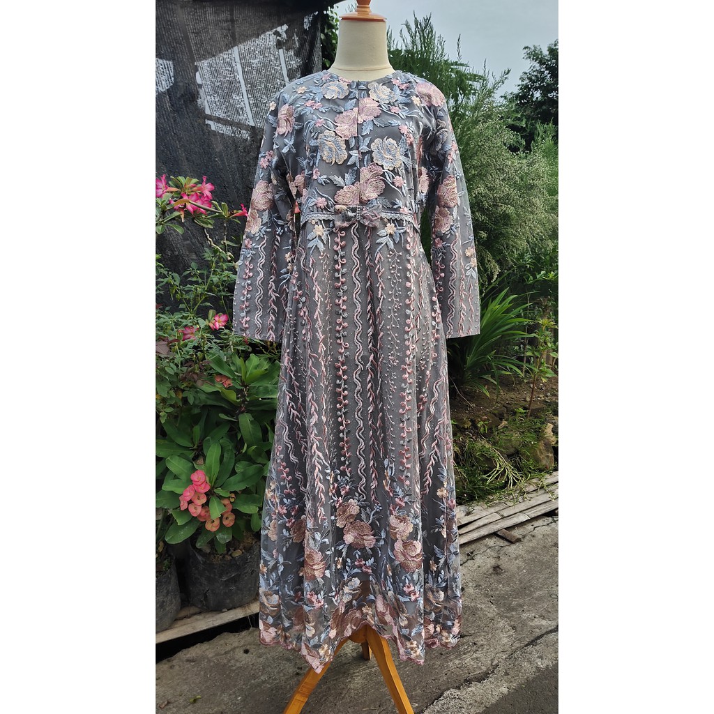 GAMIS PESTA BROKAT TILE BUNGA ABU