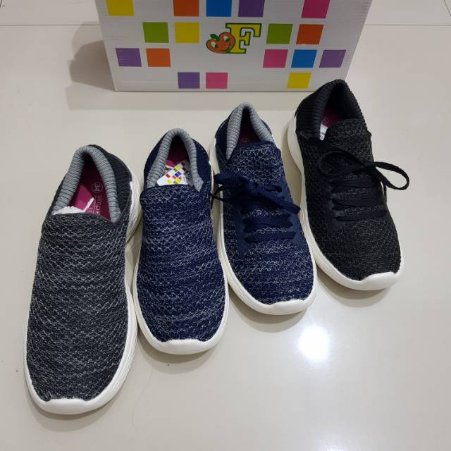  Sepatu  anak  Shopee Indonesia 