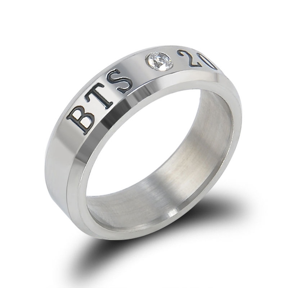 Hu Hu Hu Hu Hu Alat Bantu Pasang Kacamata♡ Cincin Titanium Steel Motif Ukir Tulisan Hias Berlian Imitasi Untuk Priahadiah