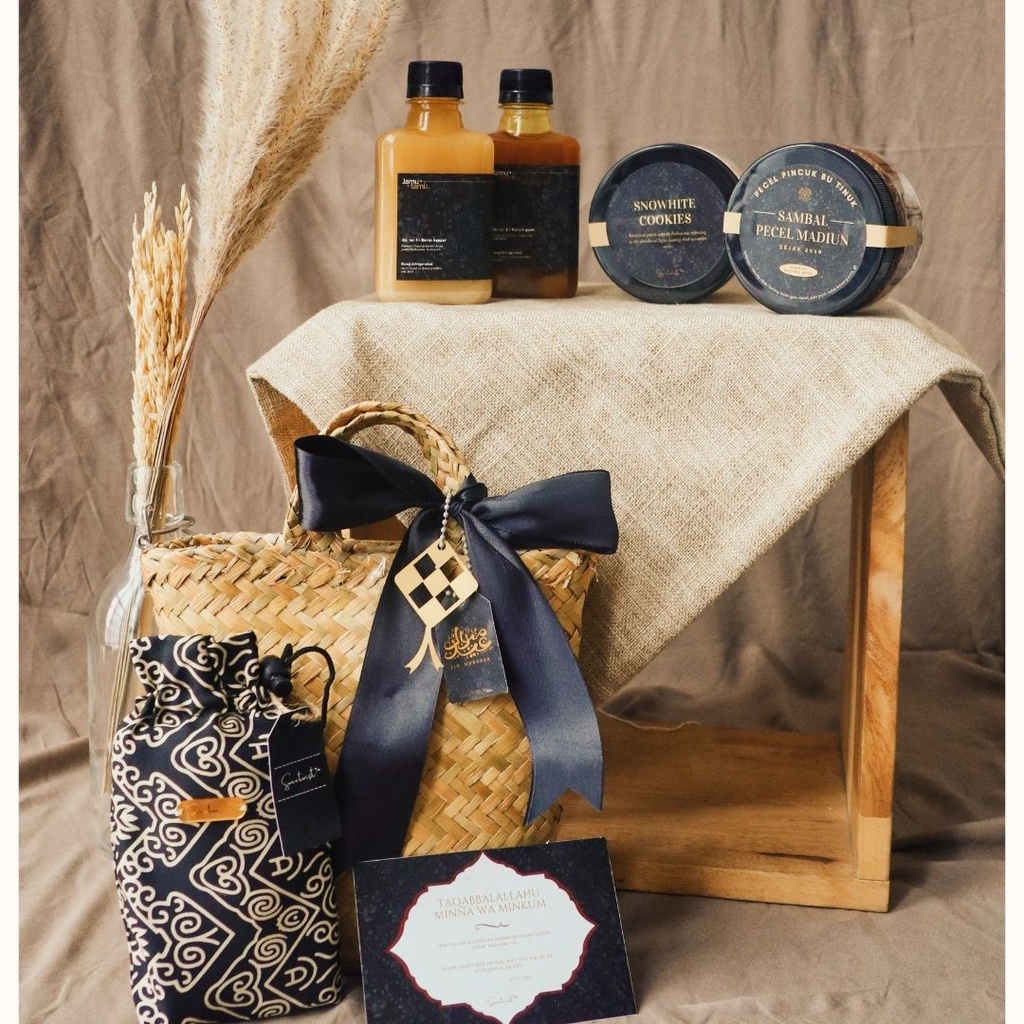 

Hampers Ramadan Special Takjil (Kunyit Asem, Beras Kencur, Kue Putri Salju)