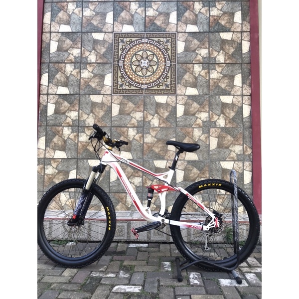 Sepeda Gunung MTB adrenaline