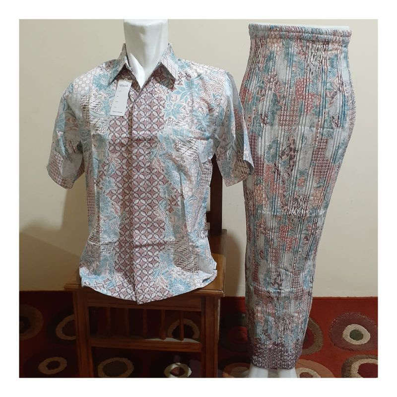 Couple rok prisket dengan kemeja lengan pendek//couple batik keluarga