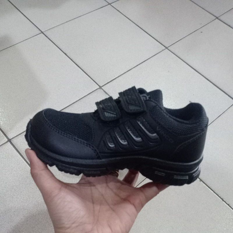 sepatu sekolah SD GENESTAR HITAM POLOS SIZE 28-37 ANAK SEKOLAH