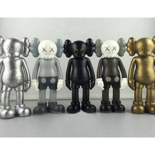 READY STOCK kaws  figure originalfake bff medicom mainan  