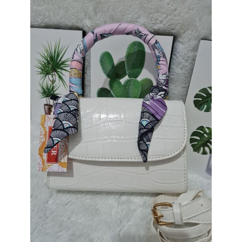 HUER ORI Folla Croc Embossed - White