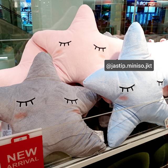 MINISO 🆕 - BONEKA BINTANG / BANTAL BINTANG (sz. 43x43cm)