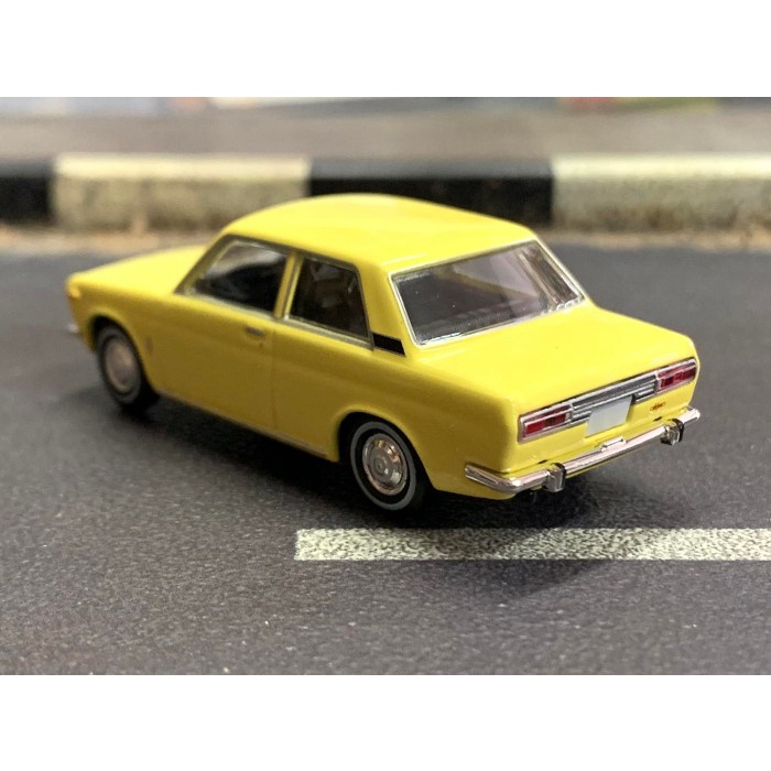 Tomica Limited Vintage LV-152b Datsun Bluebird 2door Sedan 1300 Deluxe