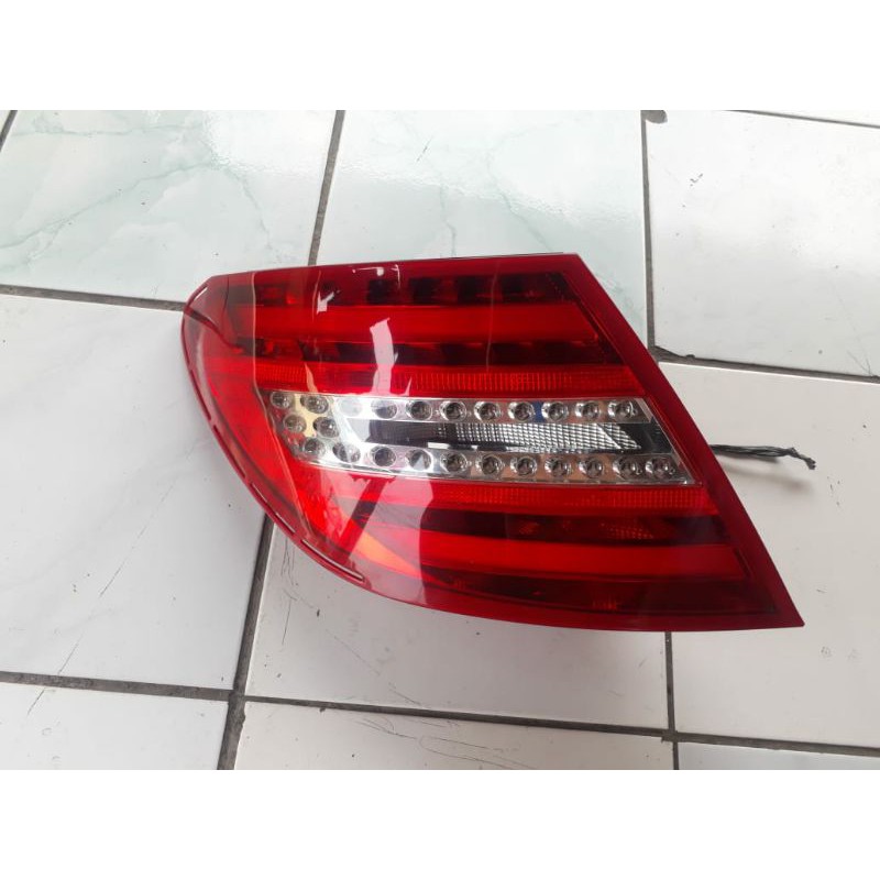 Stoplamp Mercy W204 kiri