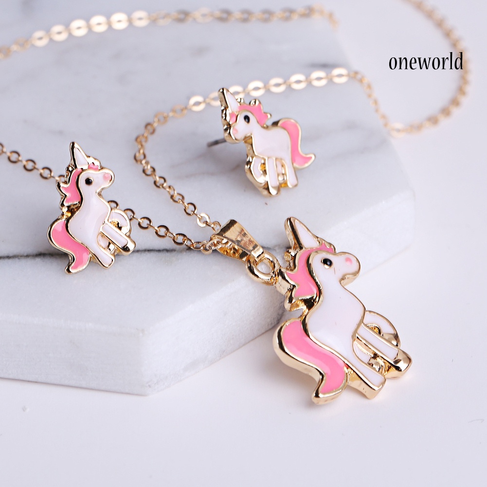 OW@ Women Fashion Alloy Oil Painting Pony Pendant Necklace Party Jewelry Accessory