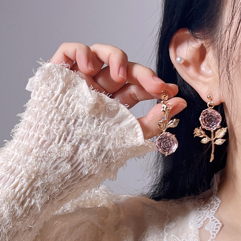 Anting Tusuk Asimetris Model Bunga Mawar Warna Pink Gaya Jepang / Korea Untuk Wanita