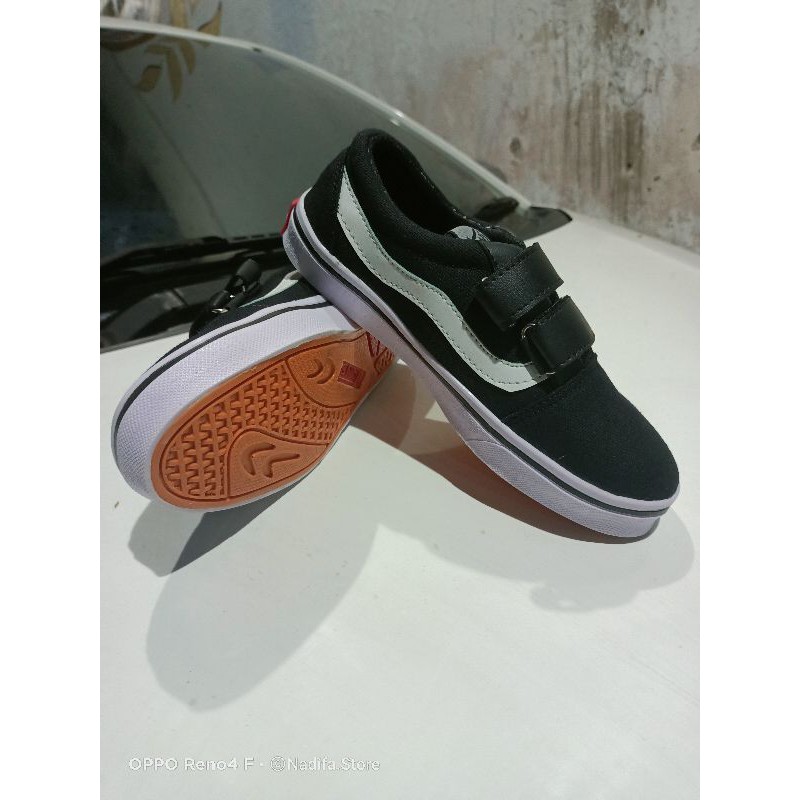 Sepatu Sekolah Hitam | Grosir Sepatu Vans Kids