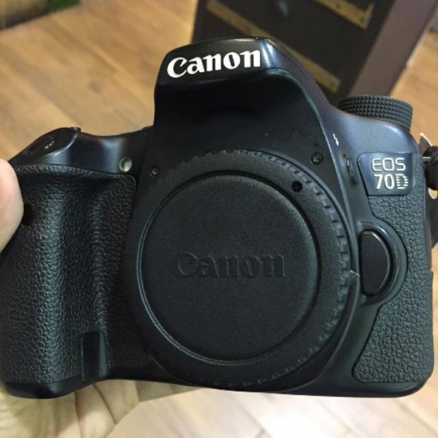 KAMERA CANON 70D / BODY ONLY / EOS 70D / DUA MINGGU PEMAKAIAN  /KAMERA DSLR CANON EOS 70D LENGKAP //
