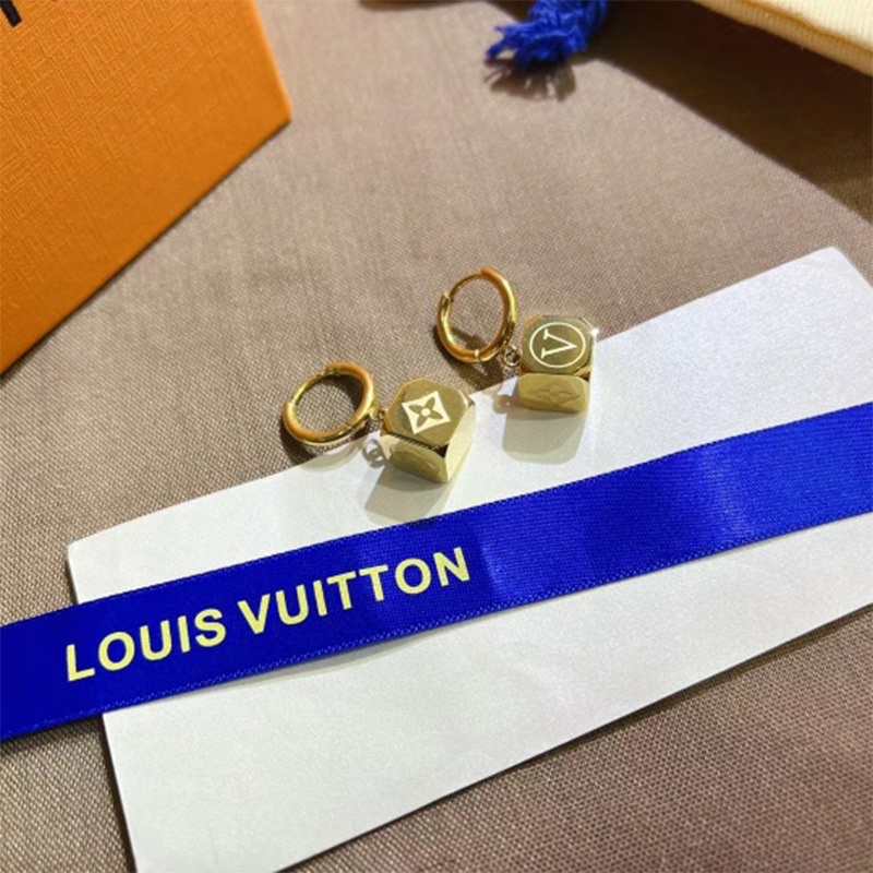 Anting kubus eeell viiii titanium anti karat korea fashion