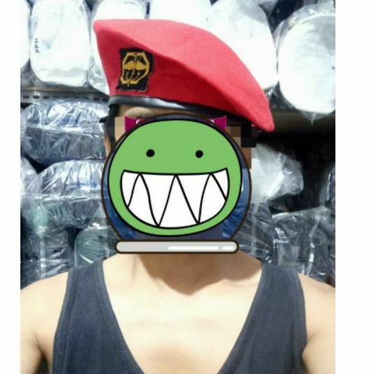 menjual TOPI BARET MERAH anak
