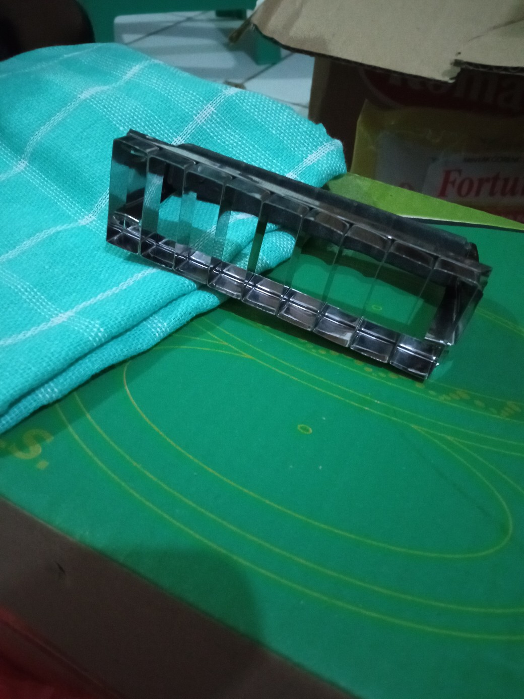 Serbet Kartun Warna.