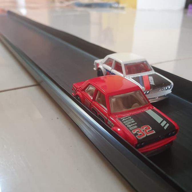 Hot Wheels Track Fat Track Magnetic by Trix Trax