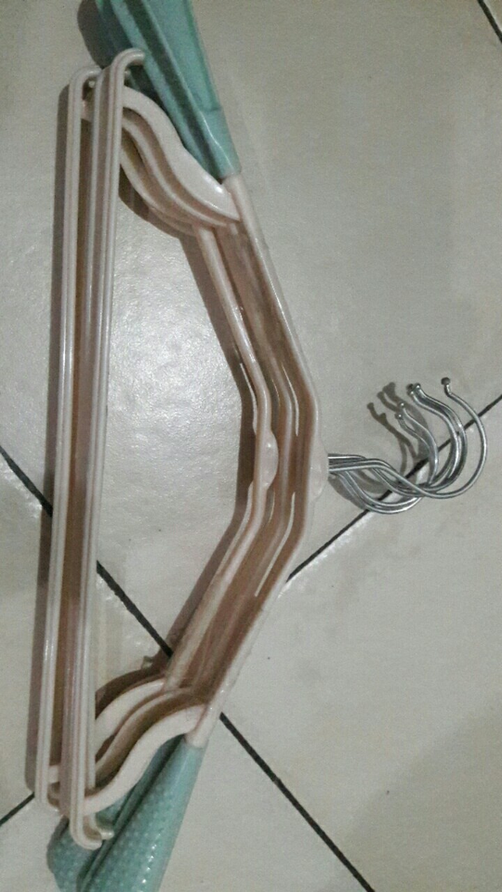 6 Pcs Hanger Plastik Anti Slip Hanger Gantungan Baju