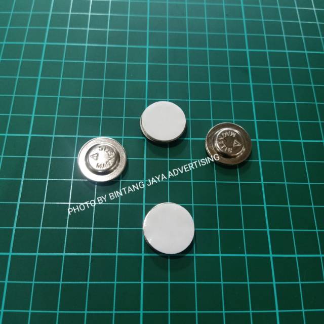 

MAGNET BULAT UKURAN 18MM PLUS DOUBLE TAPE