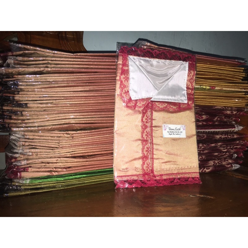 

Souvenir Pernikahan Sampul buku isi 97 pcs