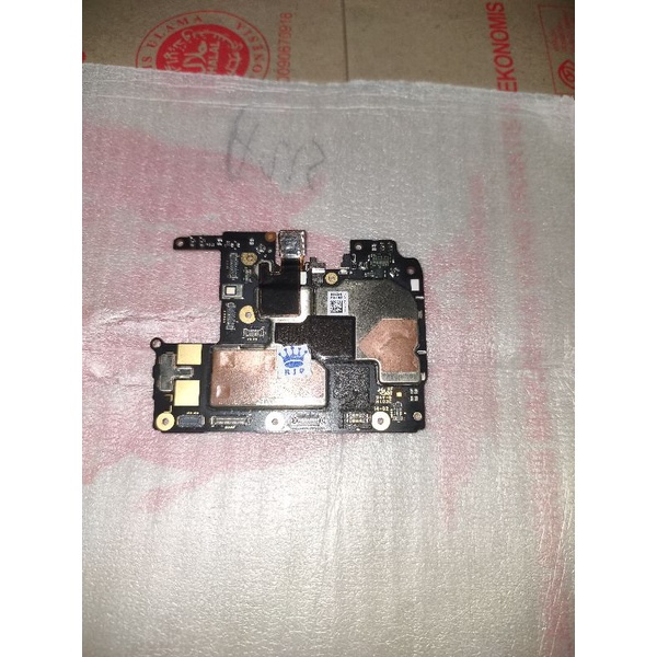 mesin realme 5i 4/64 hidup normal no kendala,bekas buka pola