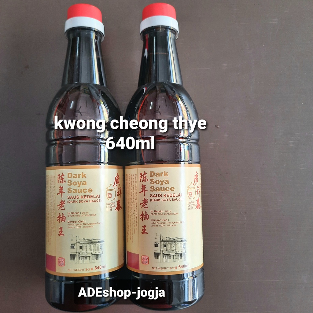 

Kwong Cheong Thye Dark Light Soya Sauce 640 ml KCT kecap asin