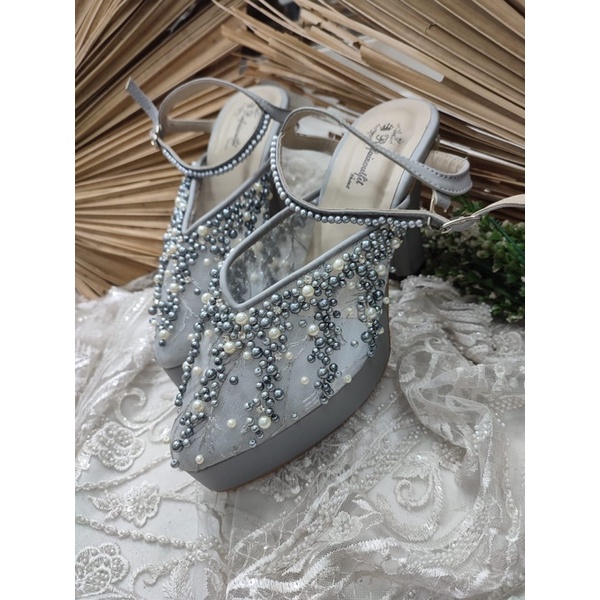 sepatu wedding wanita kiasya grey tali 10cm tahu