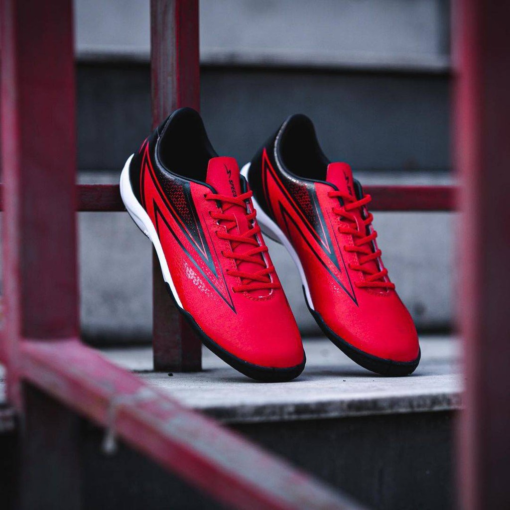 specs hyperspeed highrisk red in sepatu futsal