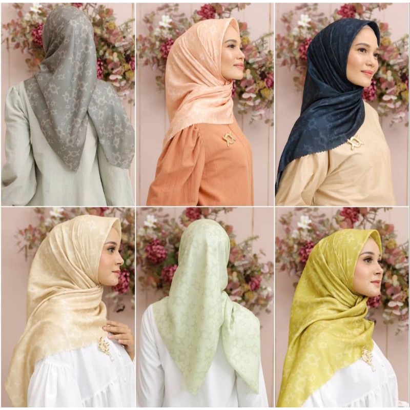 PRELOVED LIBERTY SCARF WEARING KLAMBY