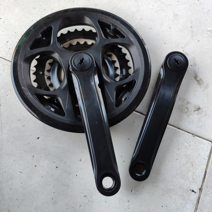 GIR CRANK 3 SUSUN SEPEDA MTB TURANZA 28T/38T/48T HITAM