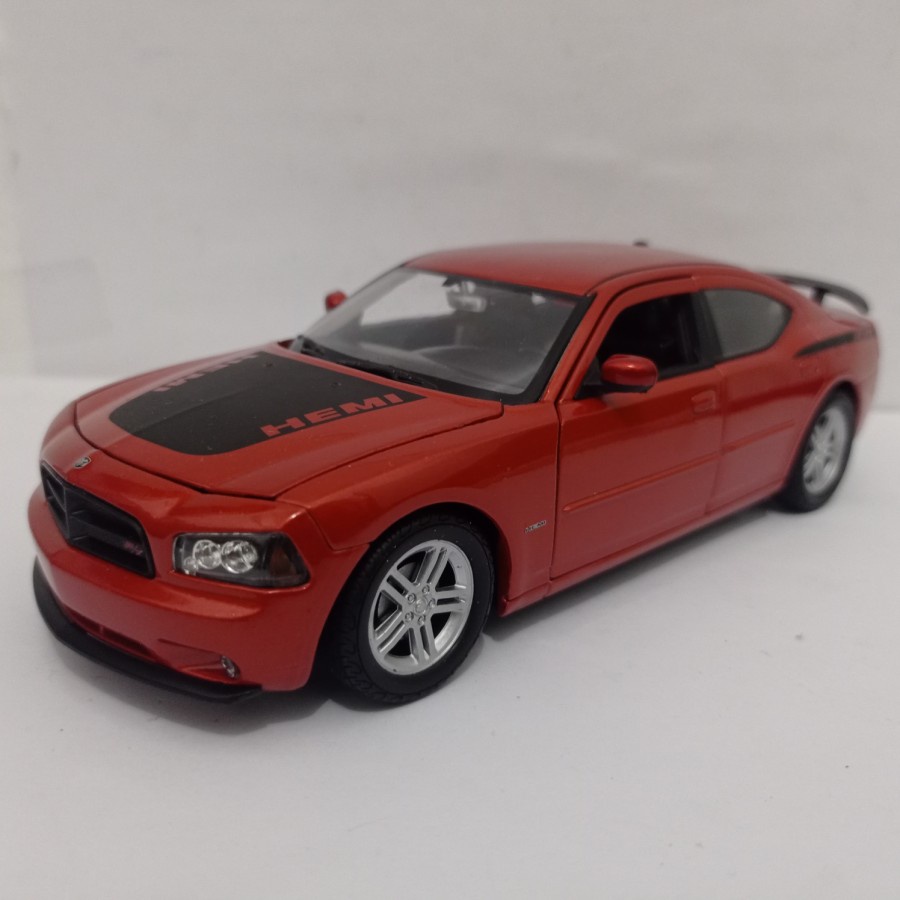 Diecast mobil Dodge Charger Daytona sport Welly 1:24 mobil mainan