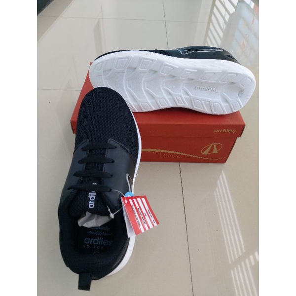 SEPATU ARDILES female-INJ