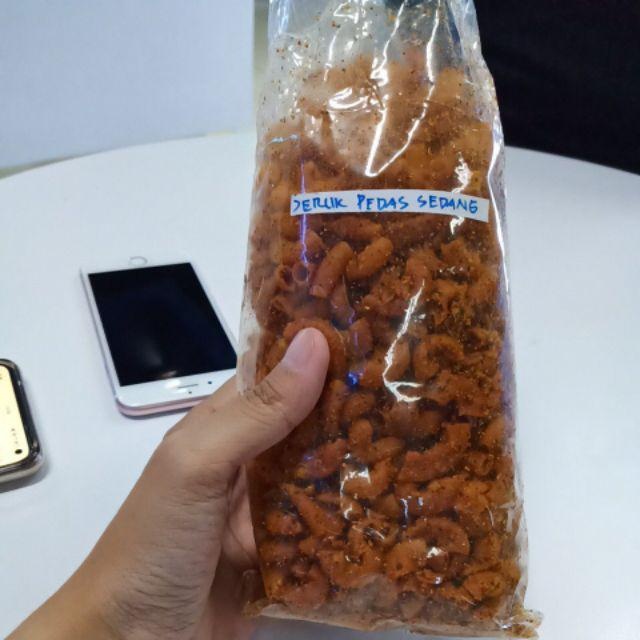 

Makanan Ringan Makaroni Kriuk dengan daun jeruk kemasan 200gr