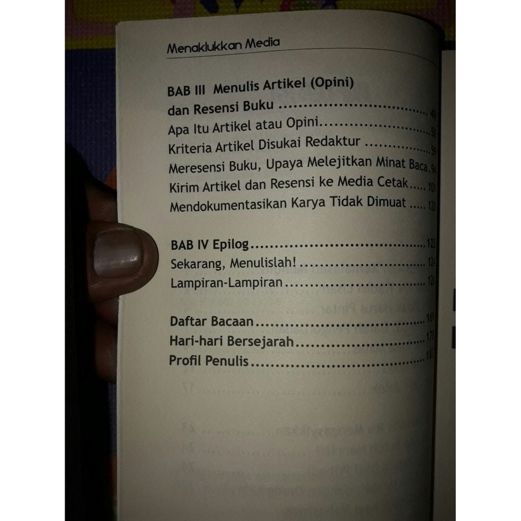 Menaklukkan Media Berbagi Pengalaman Menulis Opini & Resensi Buku BPBN