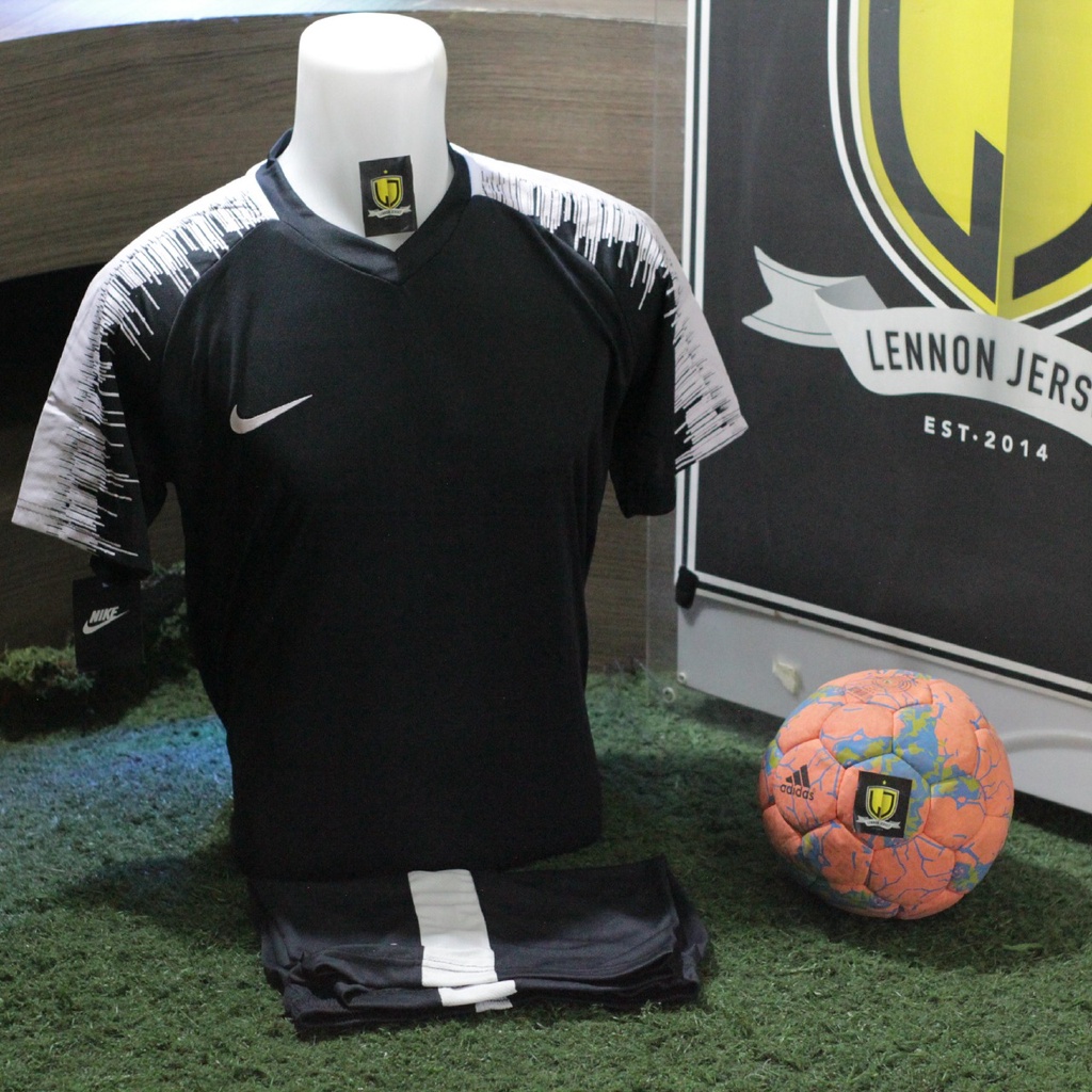 Baju Futsal Setelan Jersey Apparel High Quality Nike Hitam Putih