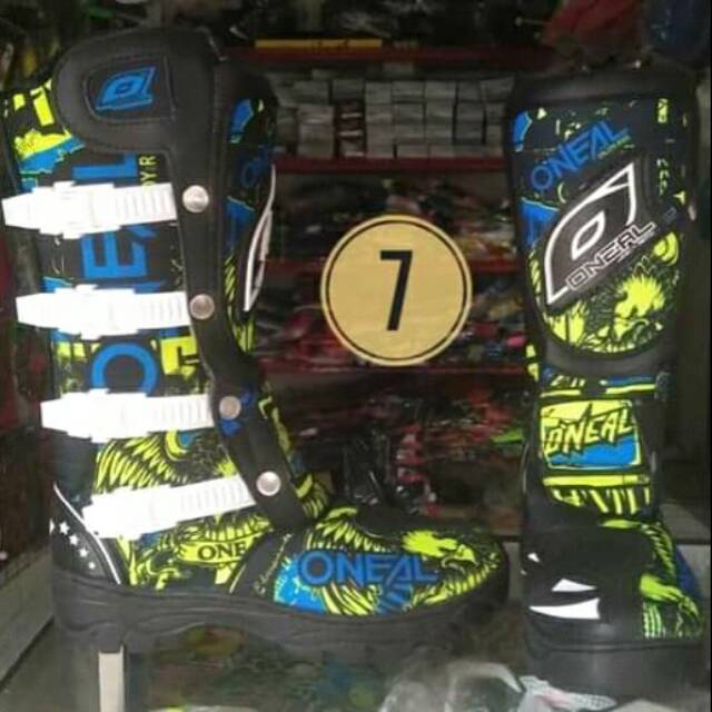 Sepatu motor trail advanture