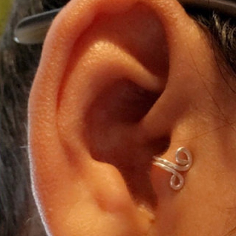 1 PC Anting Klip Tulang Rawan Telinga Non Piercing Warna Emas Gaya Bohemia Minimalis Untuk Wanita